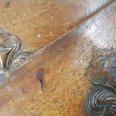 Restauration d’une grande table en console d’époque Régence