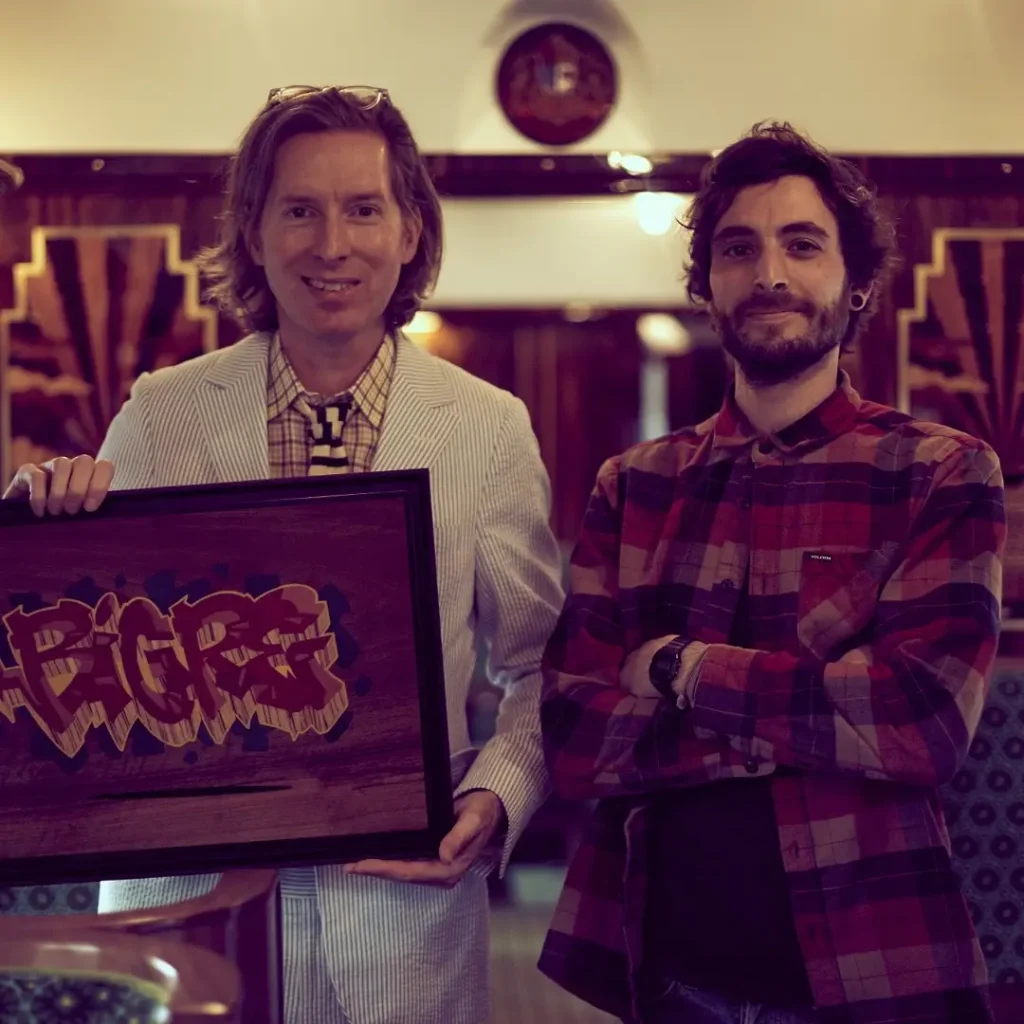 Photo de Gregoire Allemand avec Wes Anderson à bord du VSOE